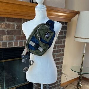 NWT DAKINE Jagger Hybrid Hip Pack Crossbody in Base Camp